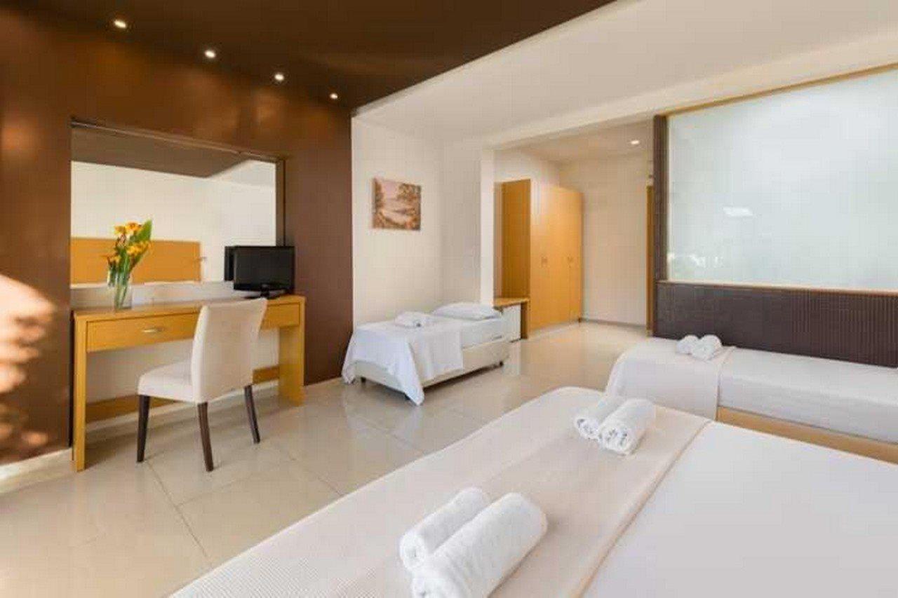 Hotel Anavadia 4*