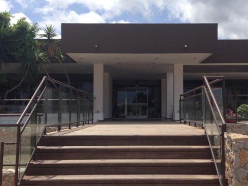 Anavadia Hotell